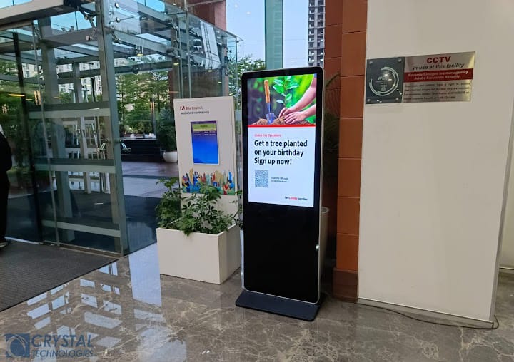 DIGTIAL SIGNAGE DISPLAYS